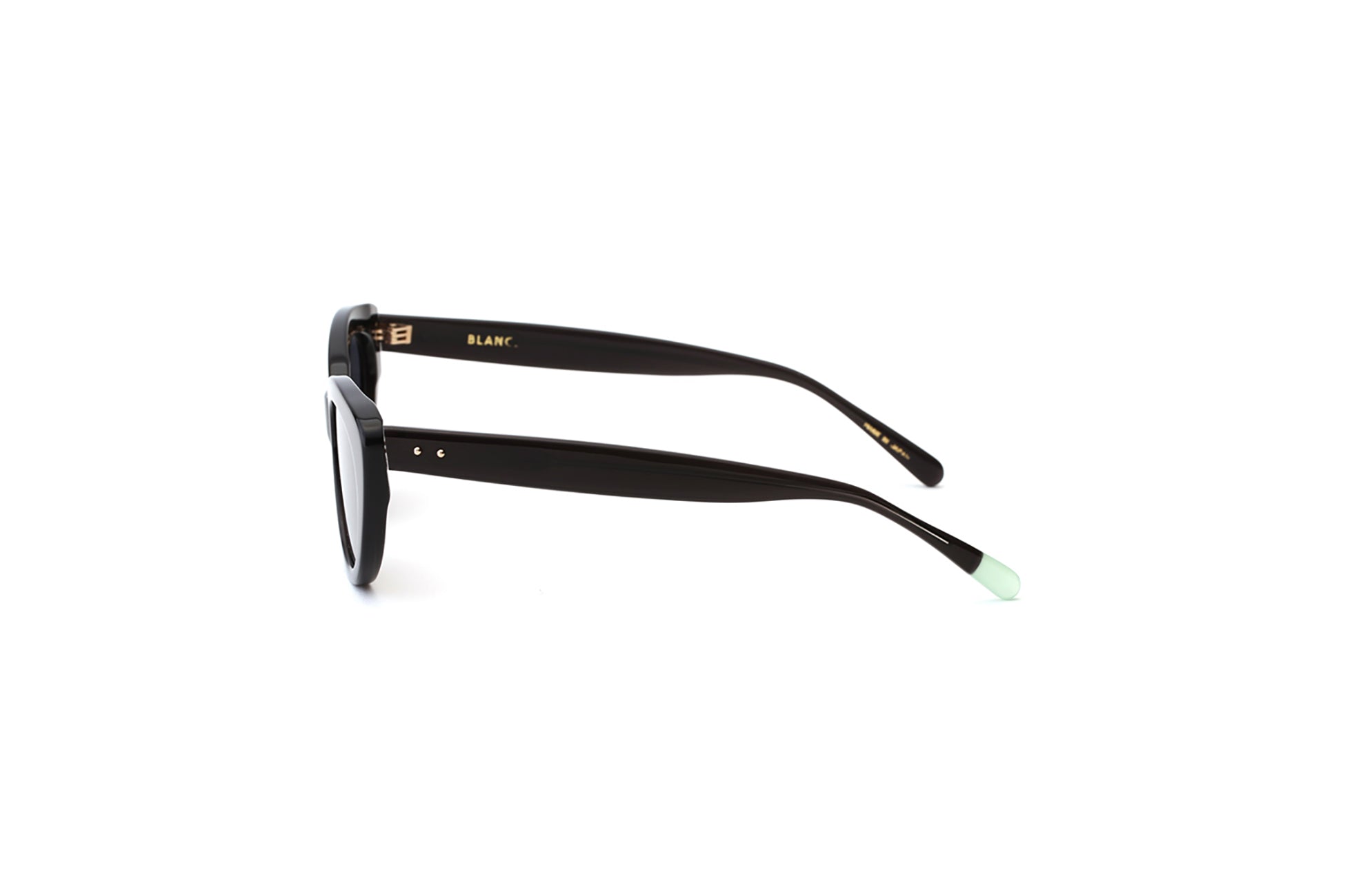 B0022 – BLANC..ONLINE STORE