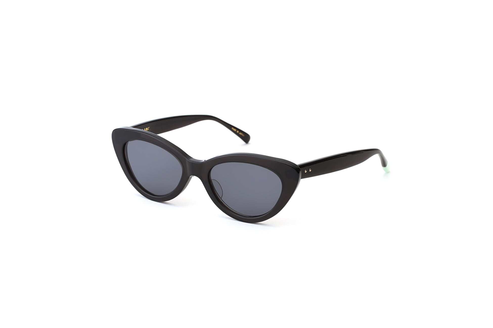 B0022 – BLANC..ONLINE STORE
